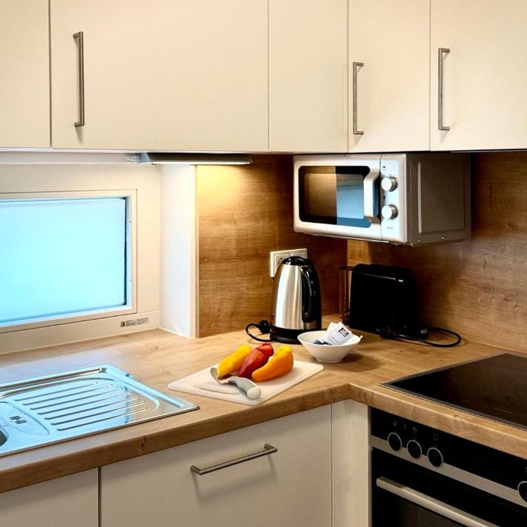 Reload by BestChoice - FREE Parking - Self Check-in - Familienzimmer mit Balkon - 3