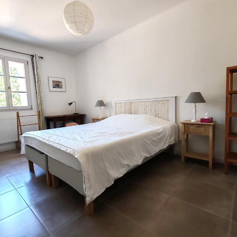 Aix en Provence charmante villa piscine cadre verdoyant 6 personnes - Villa 3 Chambres - 6