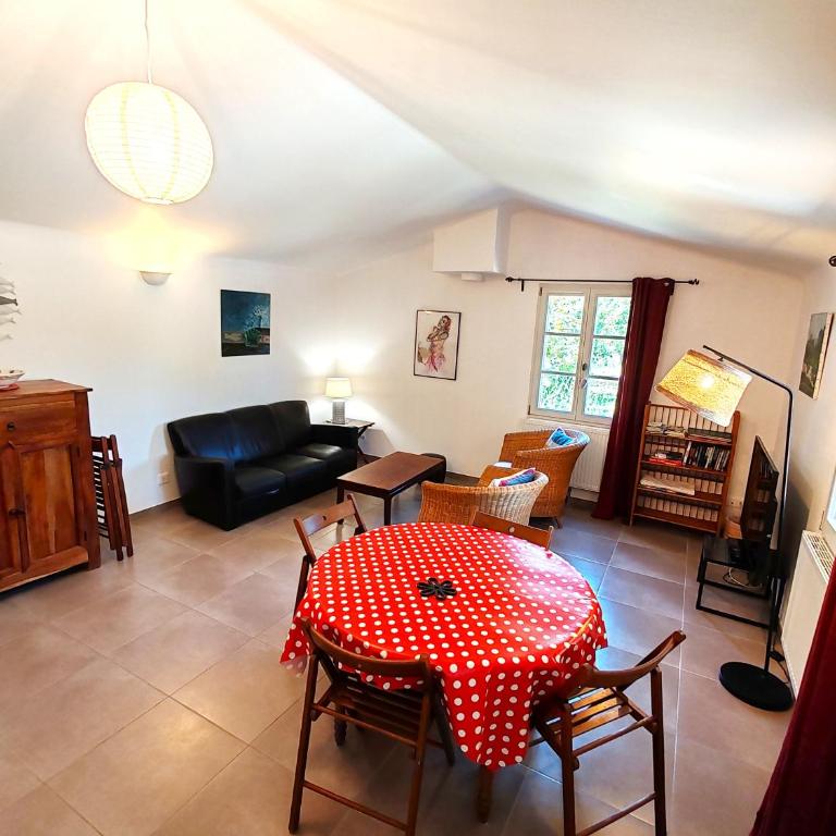 Aix en Provence charmante villa piscine cadre verdoyant 6 personnes - Villa 3 Chambres - 18