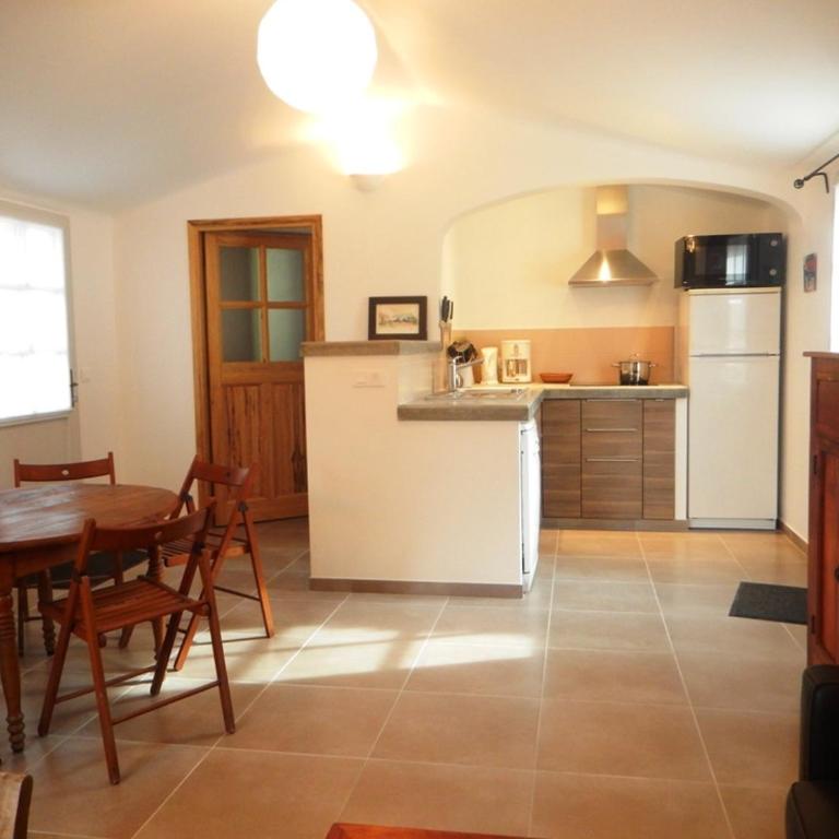 Aix en Provence charmante villa piscine cadre verdoyant 6 personnes - Villa 3 Chambres - 19