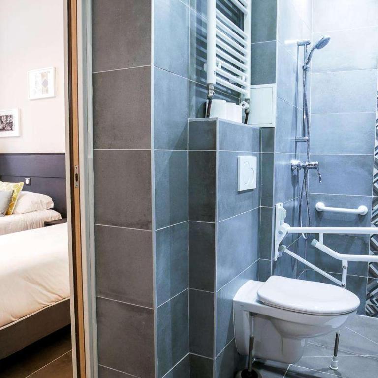 Bonséjour Montmartre - Triple Room with Private Bathroom - Ground Floor - 1