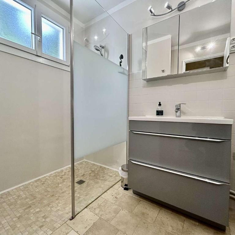 Charmant T2 rénové, balcon sud, proche commerces - Appartement 1 Chambre - 14