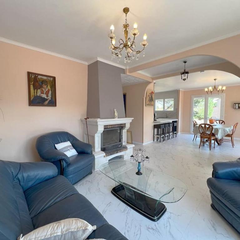 Appartement dans maison au 1er étage avec terrasse jardin ombrage et parking securise - One-Bedroom Apartment - 10