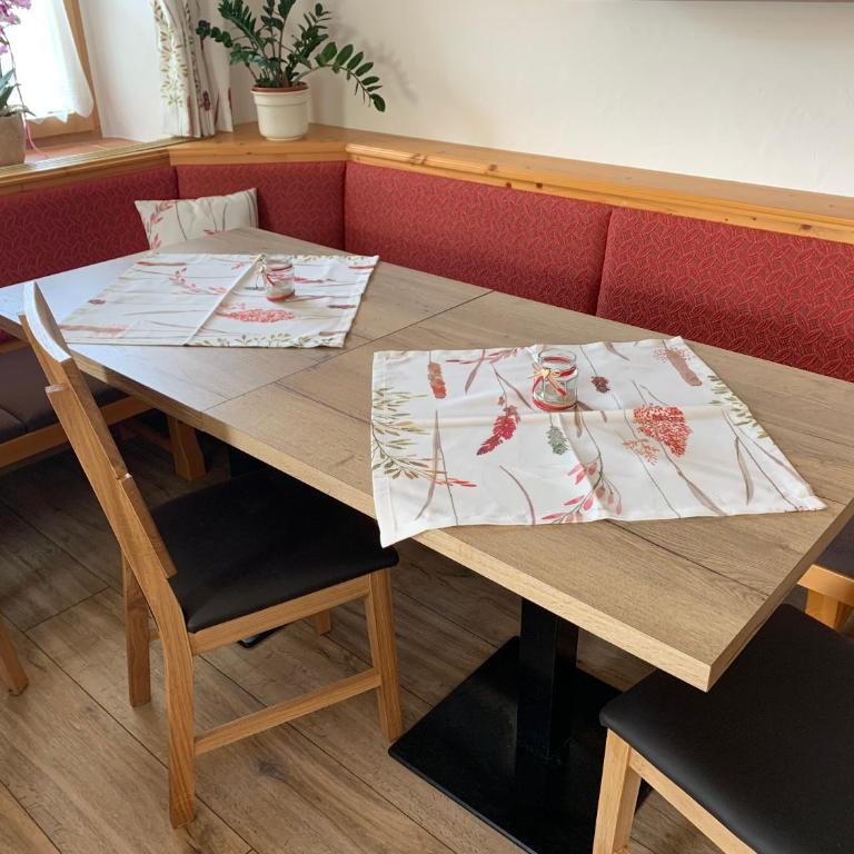 Landhaus Ebner - Doppelzimmer mit Balkon - 17