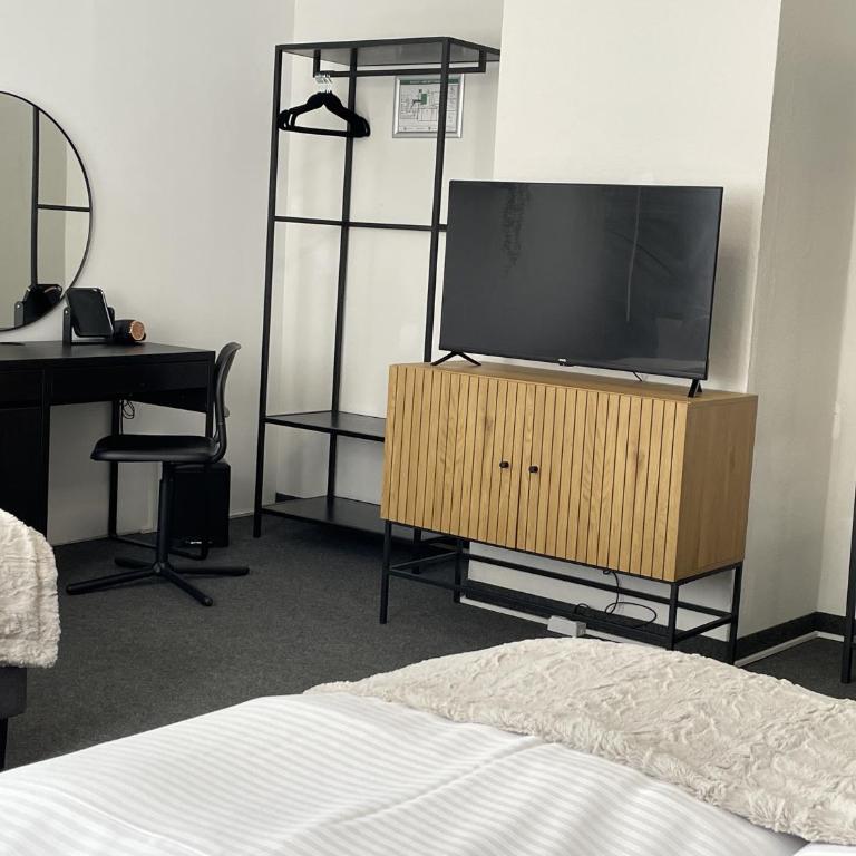 Hossi-Rathaus - Twin Room with City View - 4