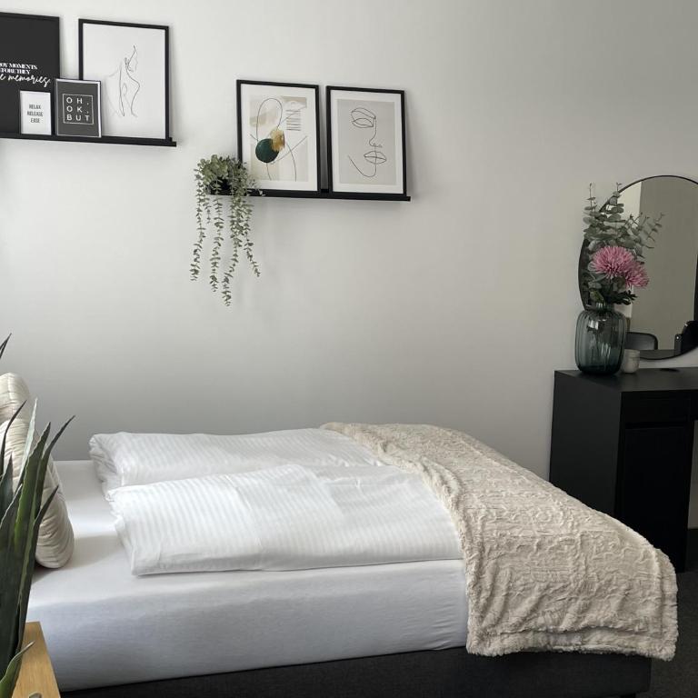 Hossi-Rathaus - Twin Room with City View - 2