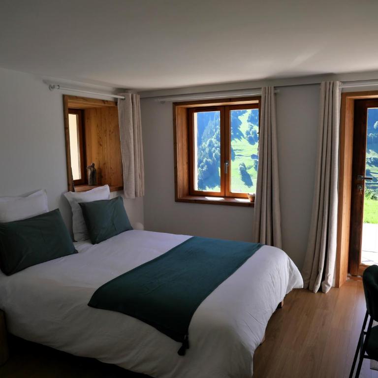 La ferme d'Hauteluce - Chambre d'hôtes - Chambre Double - Vue sur Montagne - 2