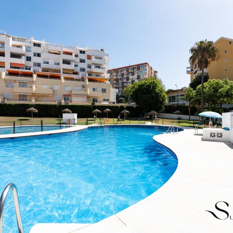 Fancy 2BR Retreat Pool Parking, Wonderful Views - Two-Bedroom Apartment with Terrace and Sea View - 36