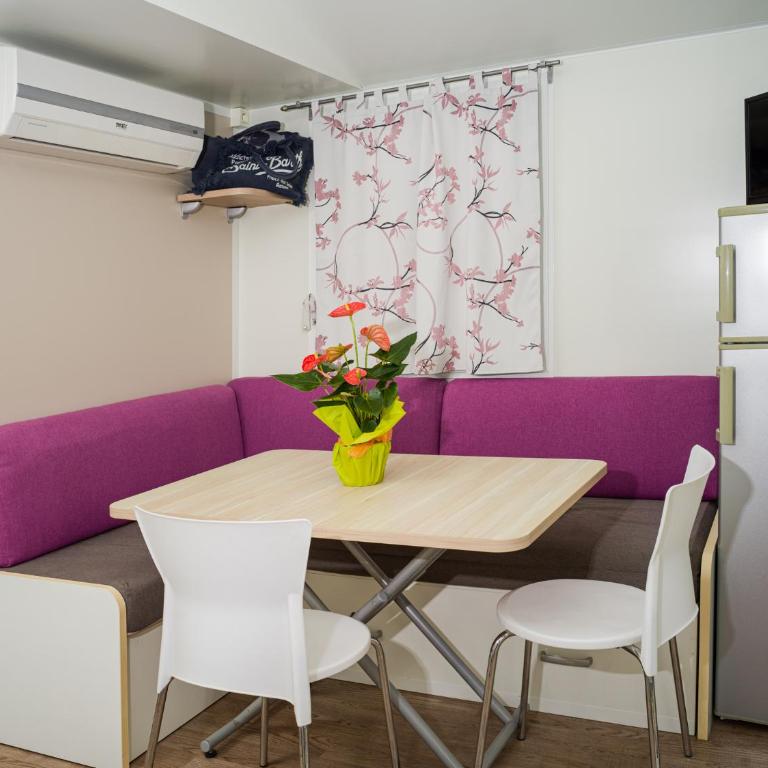 Punta Falconera camping & village - Chalet con 2 Camere da Letto - 3