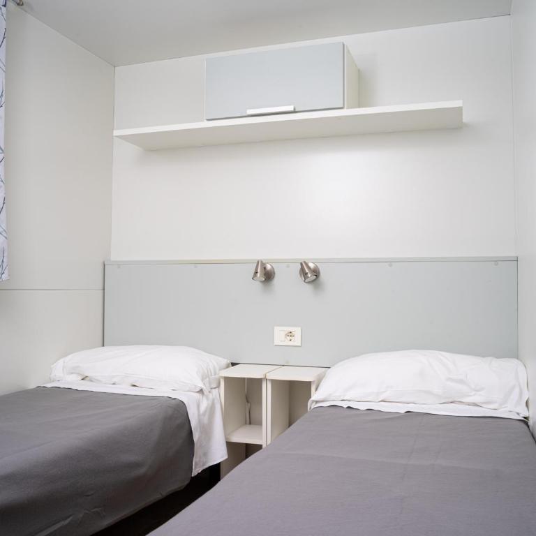 Punta Falconera camping & village - Chalet con 3 Camere da Letto - 5