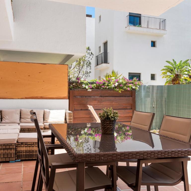 Poolfront garden apt by Costarentals - Ref 46 - Apartamento de 2 dormitorios - 18