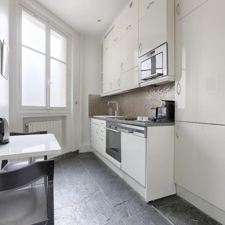 Appartement de Luxe sur les Invalides - Appartement 2 Chambres - 12