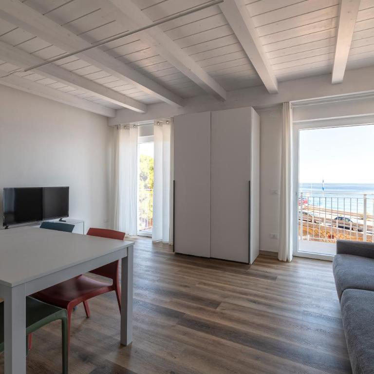 VILLA CADIZ APARTMENTS VARAZZE - Monolocale con Vista Mare - 1
