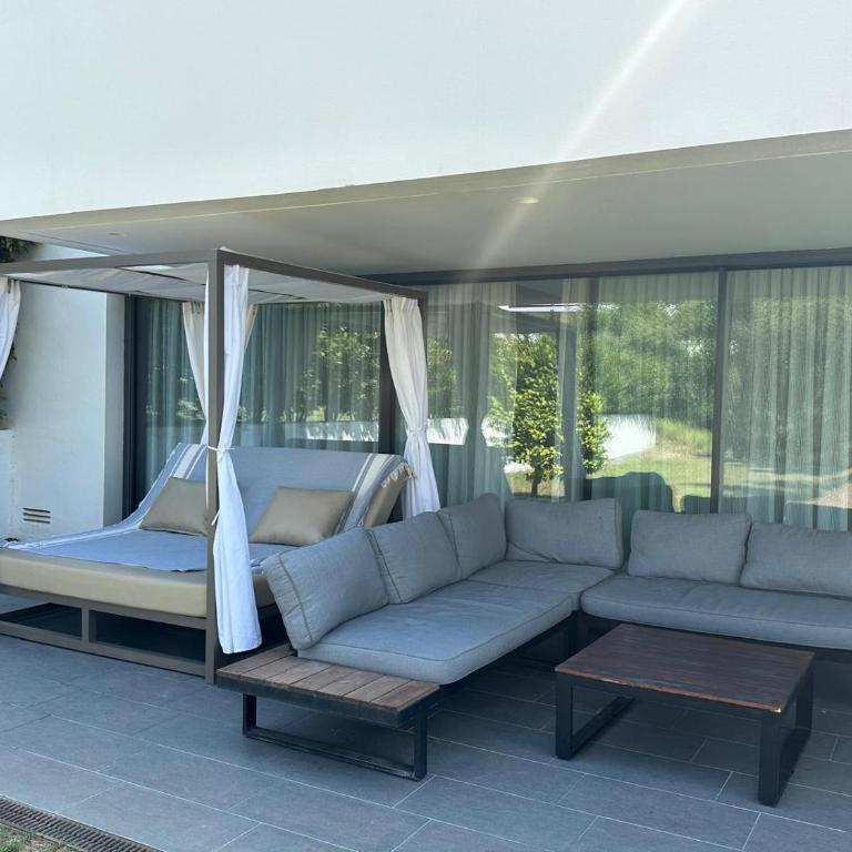 Luxury Golf Villa in Camiral Resort Area near Girona - Villa - 4