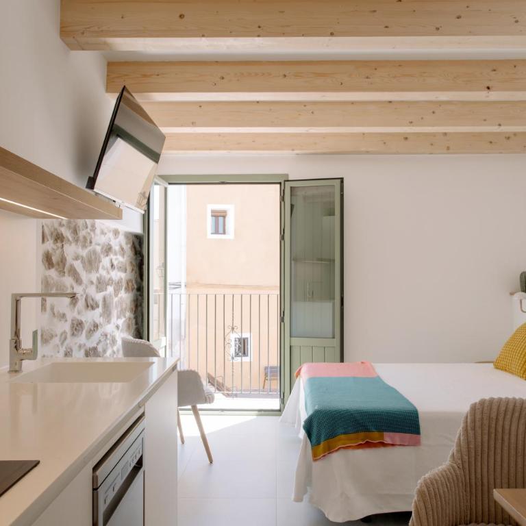 Mare Studios - Studio with Balcony - 5