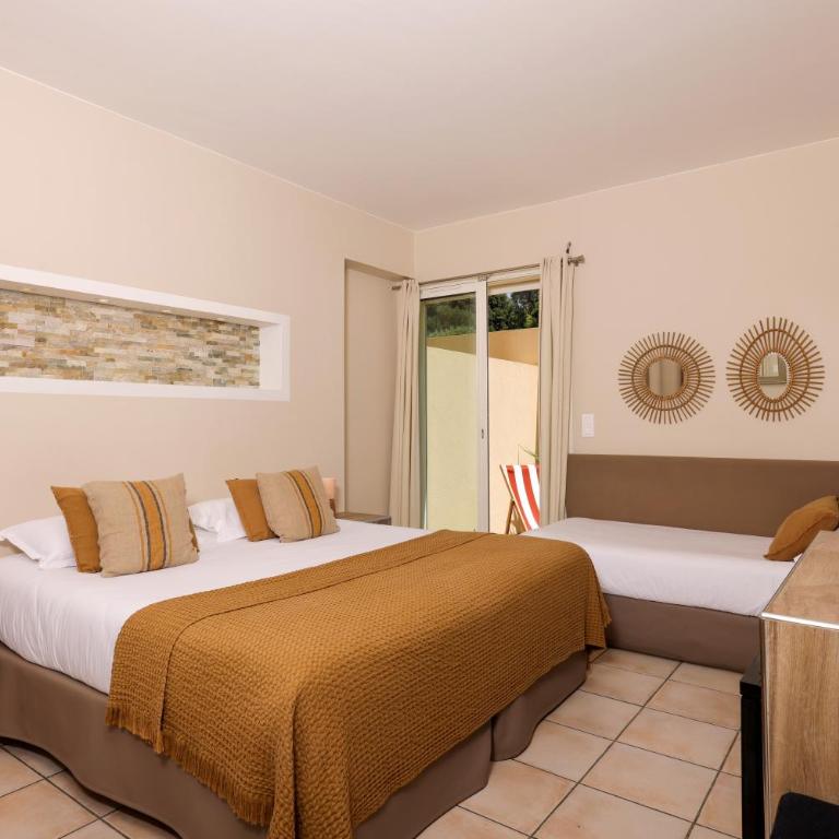Le Saint Erasme, Hotel Eco Friendly - Chambre Triple Classique avec Patio - 1