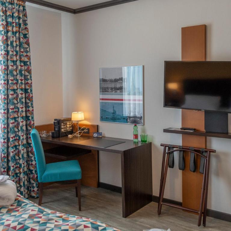 Trans World Hotel Donauwelle - Superior Doppelzimmer mit 2 Einzelbetten - 3