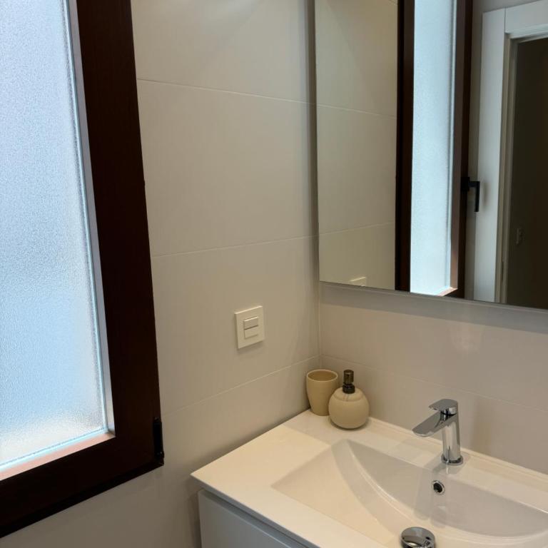 Suspiro 202 Elegant Suite - One-Bedroom Deluxe Apartment - 14
