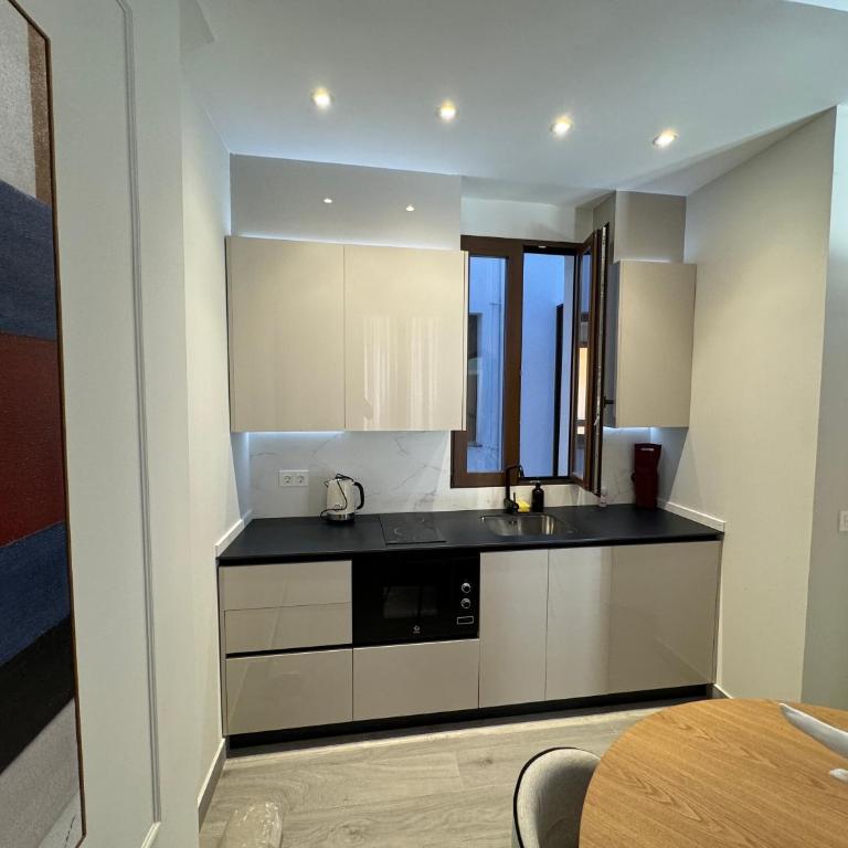Suspiro Penthouse 301 by Florentia Homes - Superior One-Bedroom Apartment - 6