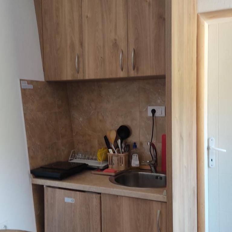TopHoliday - Standard Apartment - 3