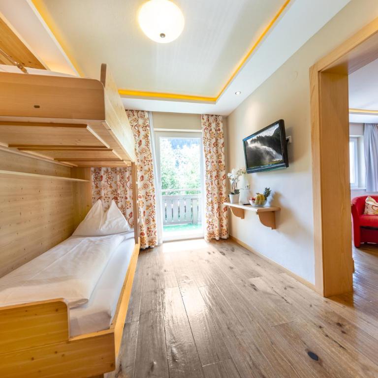 Nationalparkhotel Klockerhaus - Familiensuite mit Balkon - 3