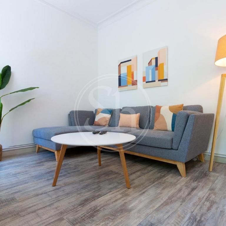 Apartamento cerca de Sagrada Familia - Three-Bedroom Apartment - 4