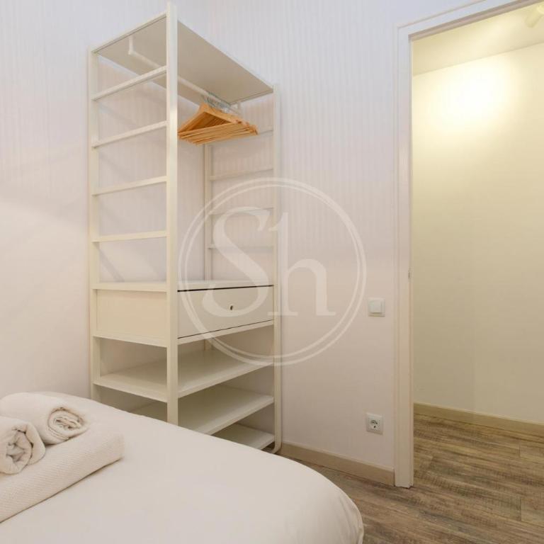 Apartamento cerca de Sagrada Familia - Three-Bedroom Apartment - 13