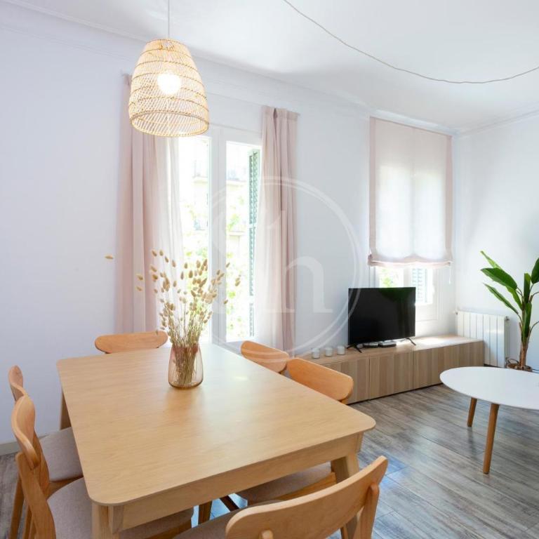 Apartamento cerca de Sagrada Familia - Three-Bedroom Apartment - 1