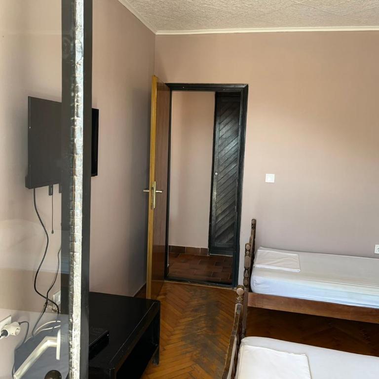 Alexander Apartments - Two-Bedroom Apartment - 6