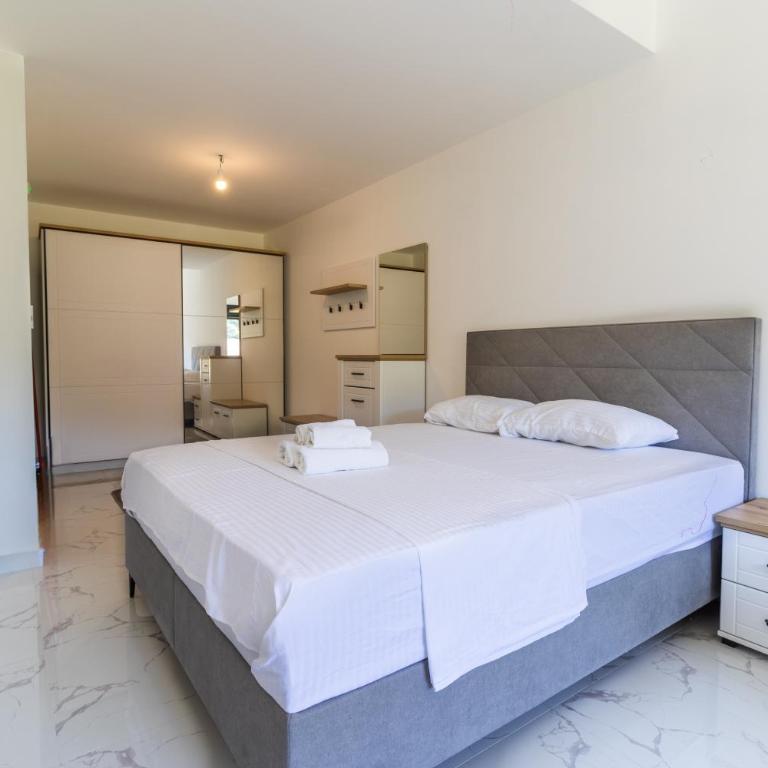 Smart Apartment - One-Bedroom Apartment - 11