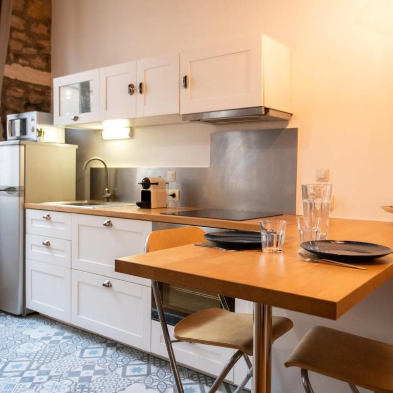 Le petit Imbert - studio chaleureux et cozy - Appartement - 12