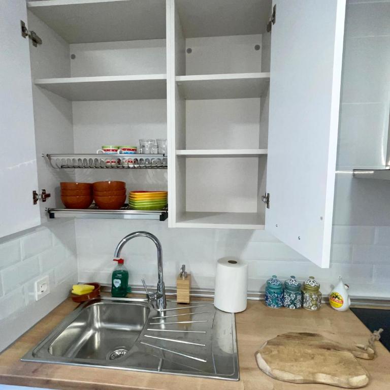 4New, 2 bed 2 bath Apartment Built 2024 with Community Pool and local beach - Apartamento de 2 dormitorios con vistas a la piscina - 10