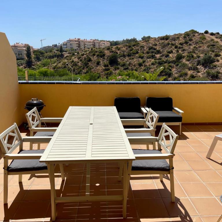 4New, 2 bed 2 bath Apartment Built 2024 with Community Pool and local beach - Apartamento de 2 dormitorios con vistas a la piscina - 39