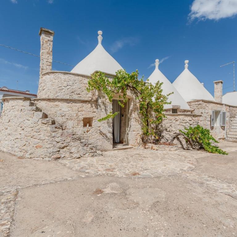 White Conus by Rentbeat - Three-Bedroom Villa - 24