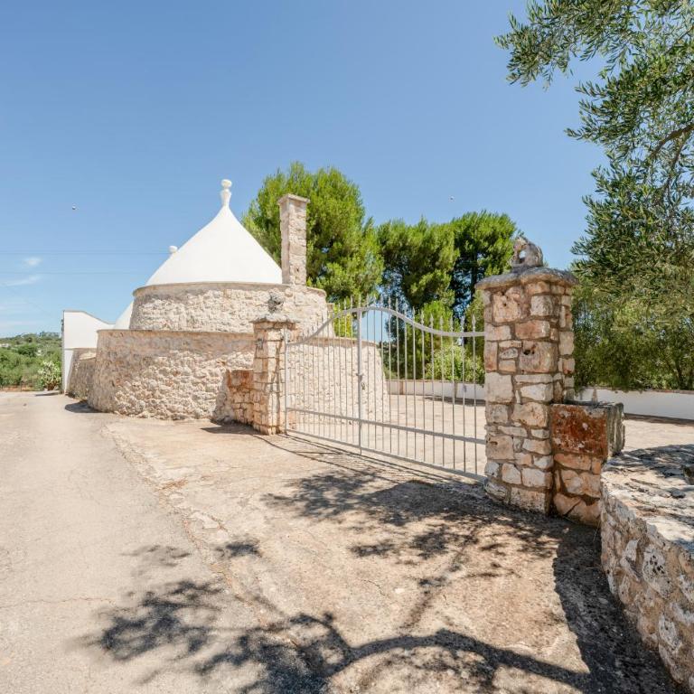White Conus by Rentbeat - Three-Bedroom Villa - 31