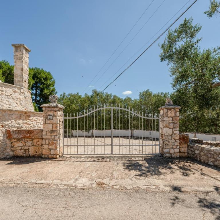 White Conus by Rentbeat - Three-Bedroom Villa - 29