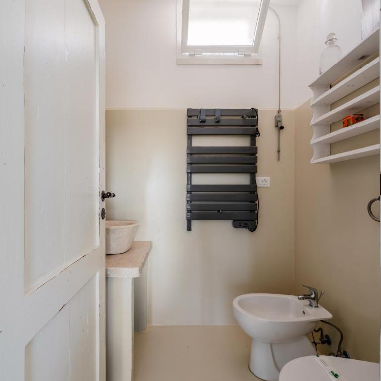 White Conus by Rentbeat - Three-Bedroom Villa - 49