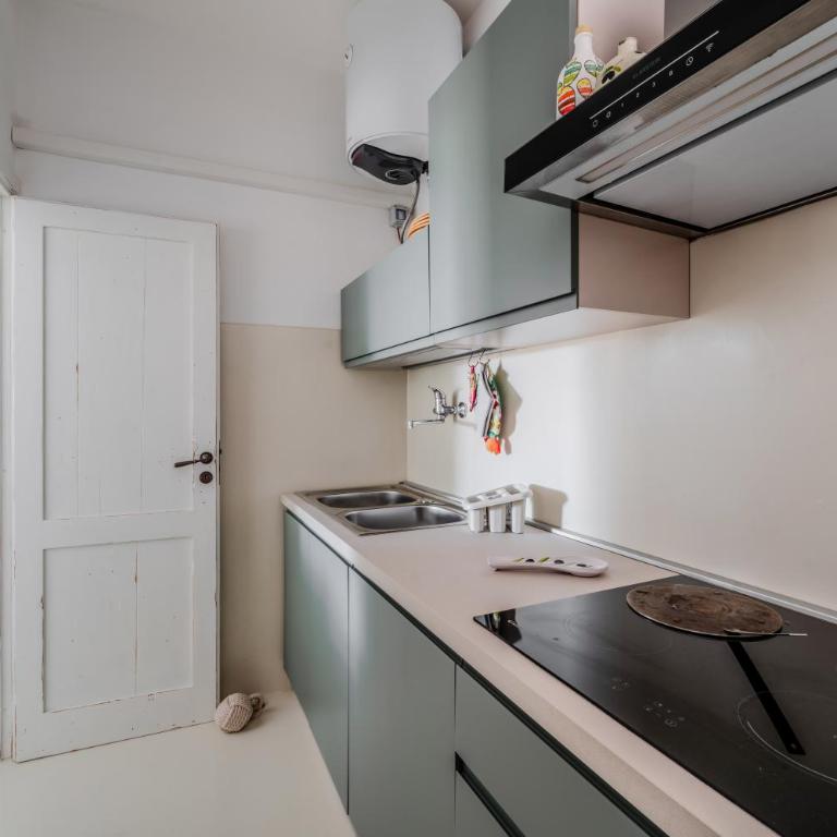 White Conus by Rentbeat - Three-Bedroom Villa - 41