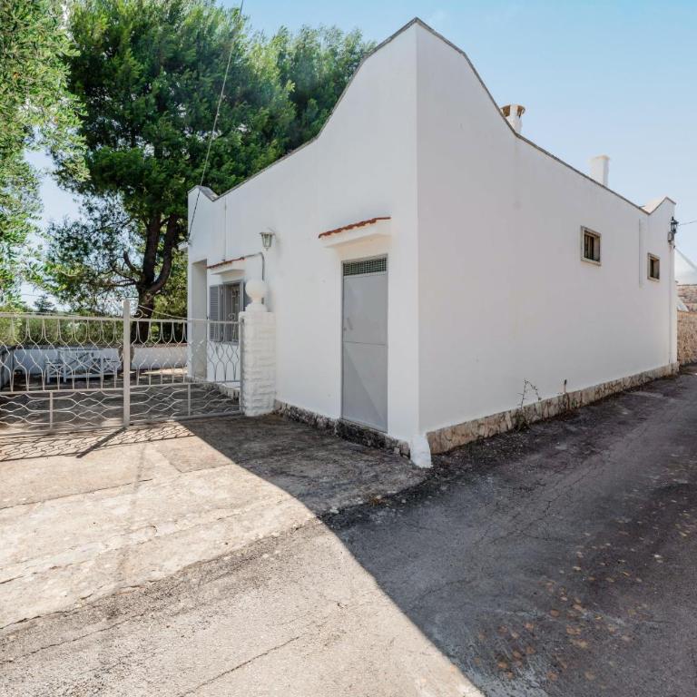White Conus by Rentbeat - Three-Bedroom Villa - 60