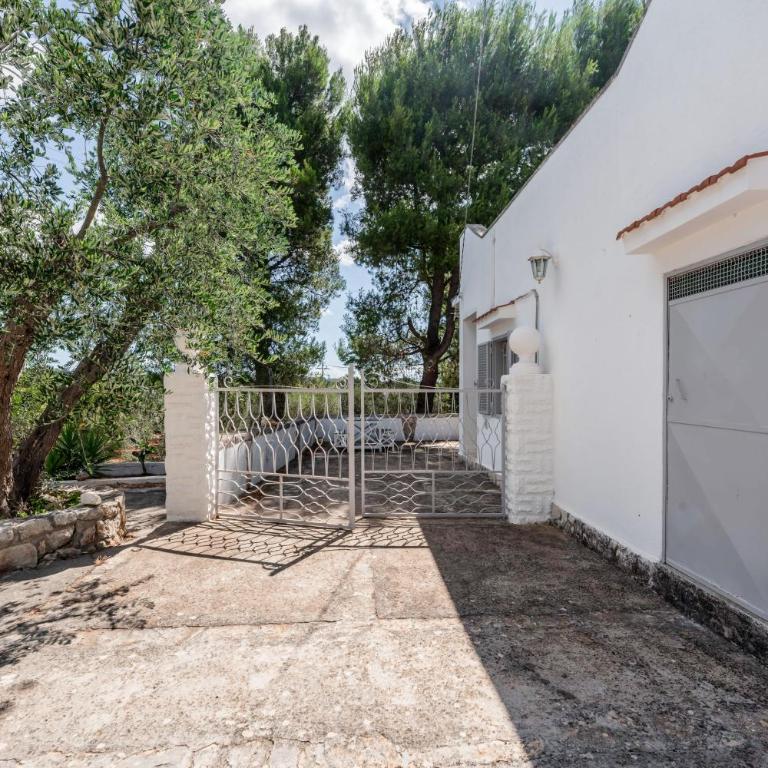 White Conus by Rentbeat - Three-Bedroom Villa - 59