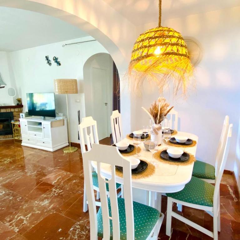 "Casa Claudia" - private holiday home with pool and garden in Moraira - Three-Bedroom Vacation Home - 5