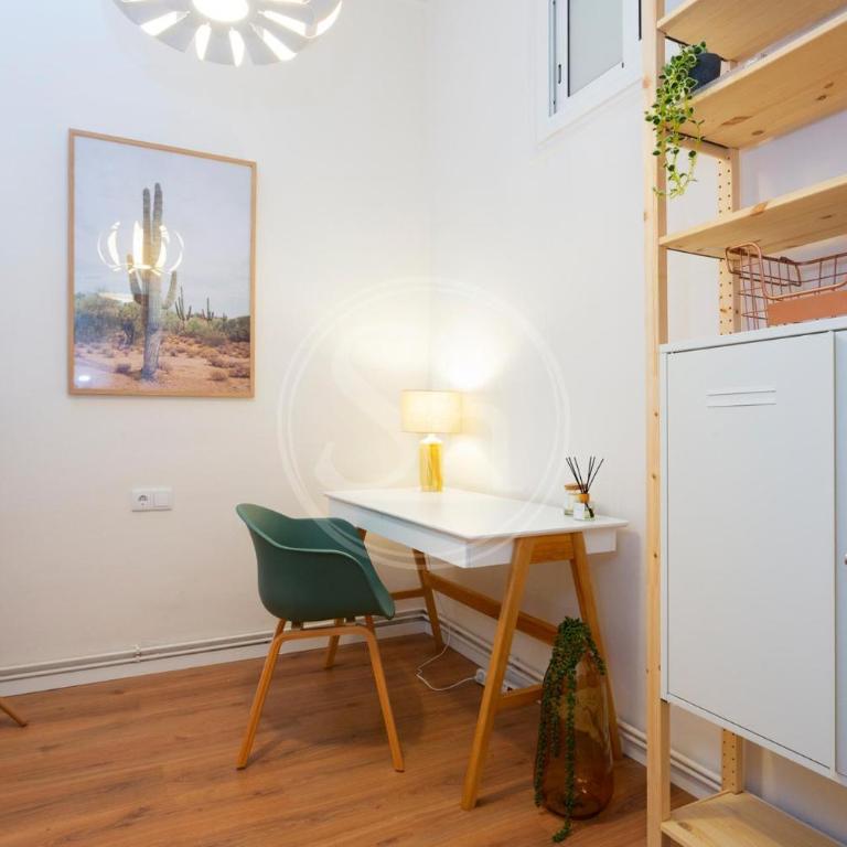 Cómodo piso en Eixample - Two-Bedroom Apartment - 12