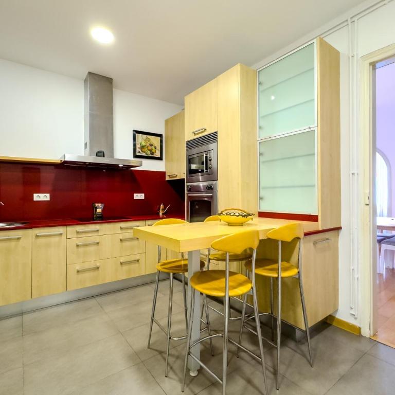 ENRIQUE GRANADOS - Two-Bedroom Deluxe Apartment - 18