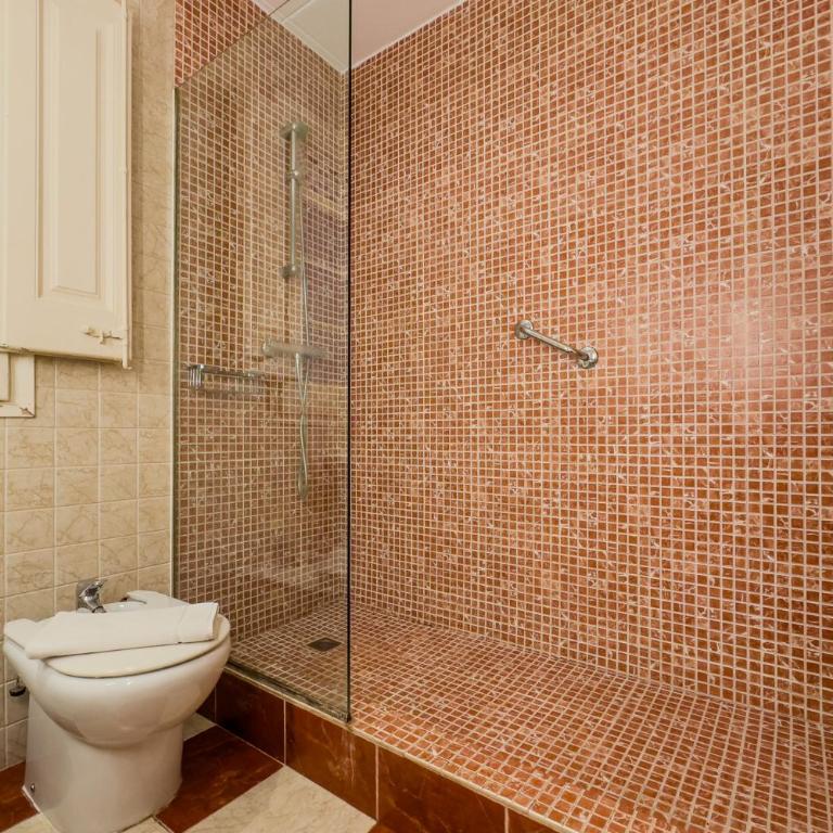 ENRIQUE GRANADOS - Two-Bedroom Deluxe Apartment - 34