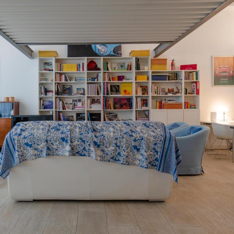 Designer Loft by Toh Solution - Apartment - 10