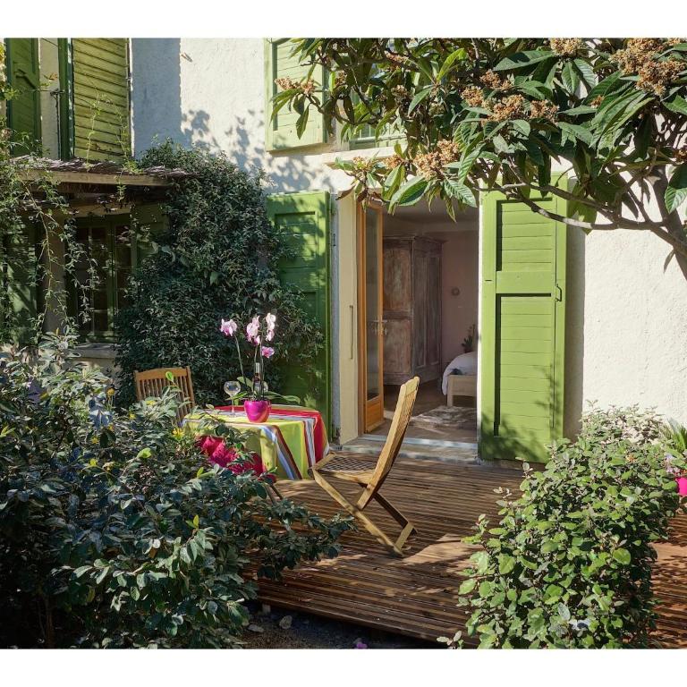 Les Jasmins - Chambre Double avec Terrasse Privée et Cuisine Extérieure - 1