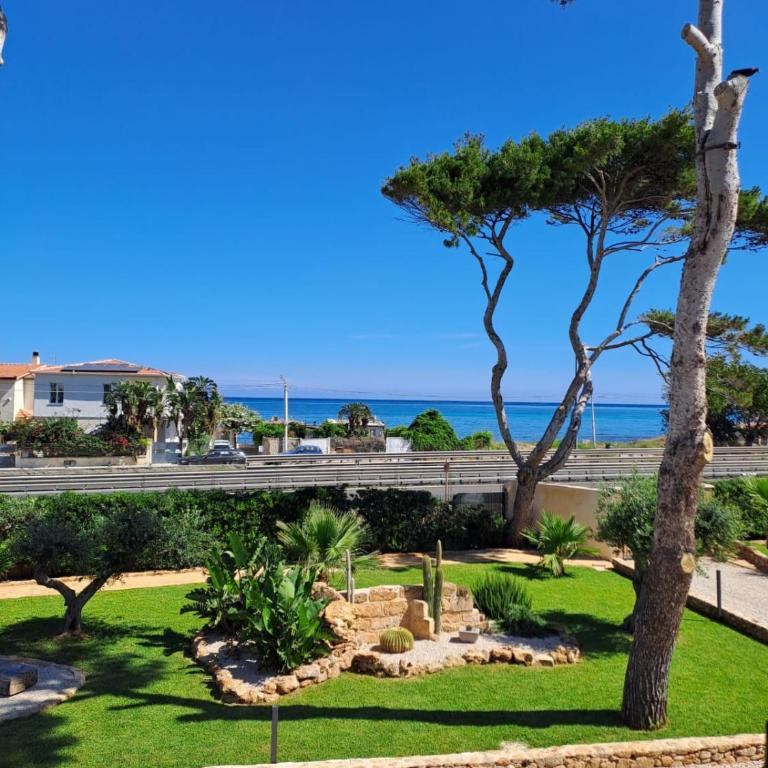 Villa Albamonte - Two-Bedroom Apartment - 19