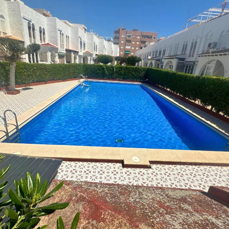 Bungaló en La Mata en urbanización con piscina - Casa de 2 dormitorios - 22