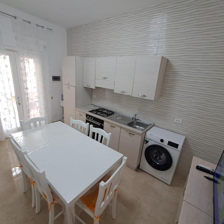 Villa Lory - Torre Lapillo - 300 mt dalla spiaggia - Casa con 1 Camera da Letto - 45
