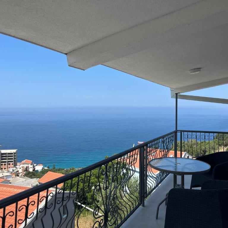 Apartment Light House - One-Bedroom Premium Apartment - 1